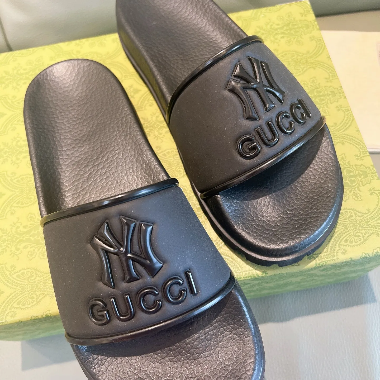 Men's Men's Shoes 130🐮🐮Gucci Gucci Slippers Gucci 2024 latest beach sandals slippers Original molding double G LOGO Original molding consistent Outsole: Men's Men's Shoes u double-layer outsole Size: 35-46